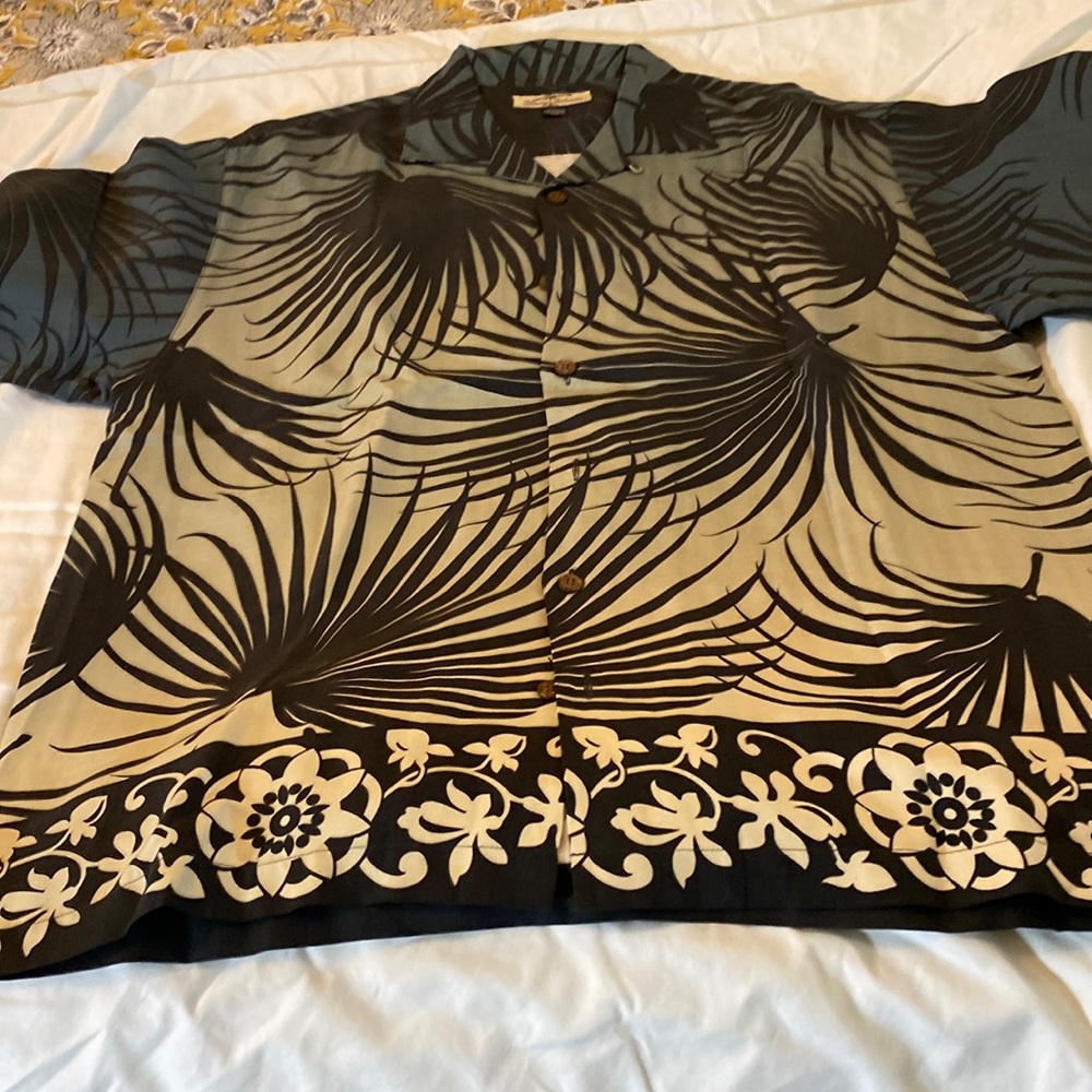 Tommy Bahama Palm Print Silk Hawaiian shirt EUC Jul2501